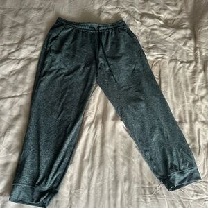 Lululemon cropped joggers